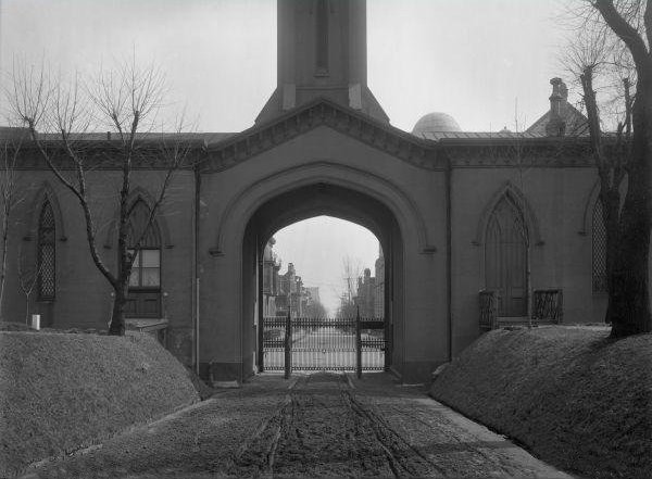 Monument Cemetery